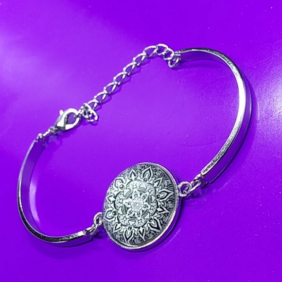 Jewelry - Mandala Bracelet 7" Silver Tone